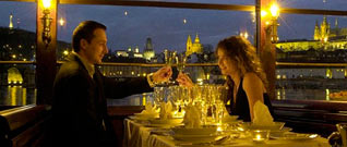 obrázek Romantická večeře v Praze na lodi